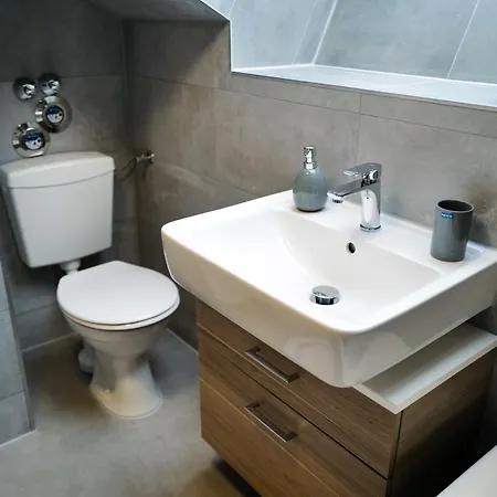 Cozy Near Therme Apartment